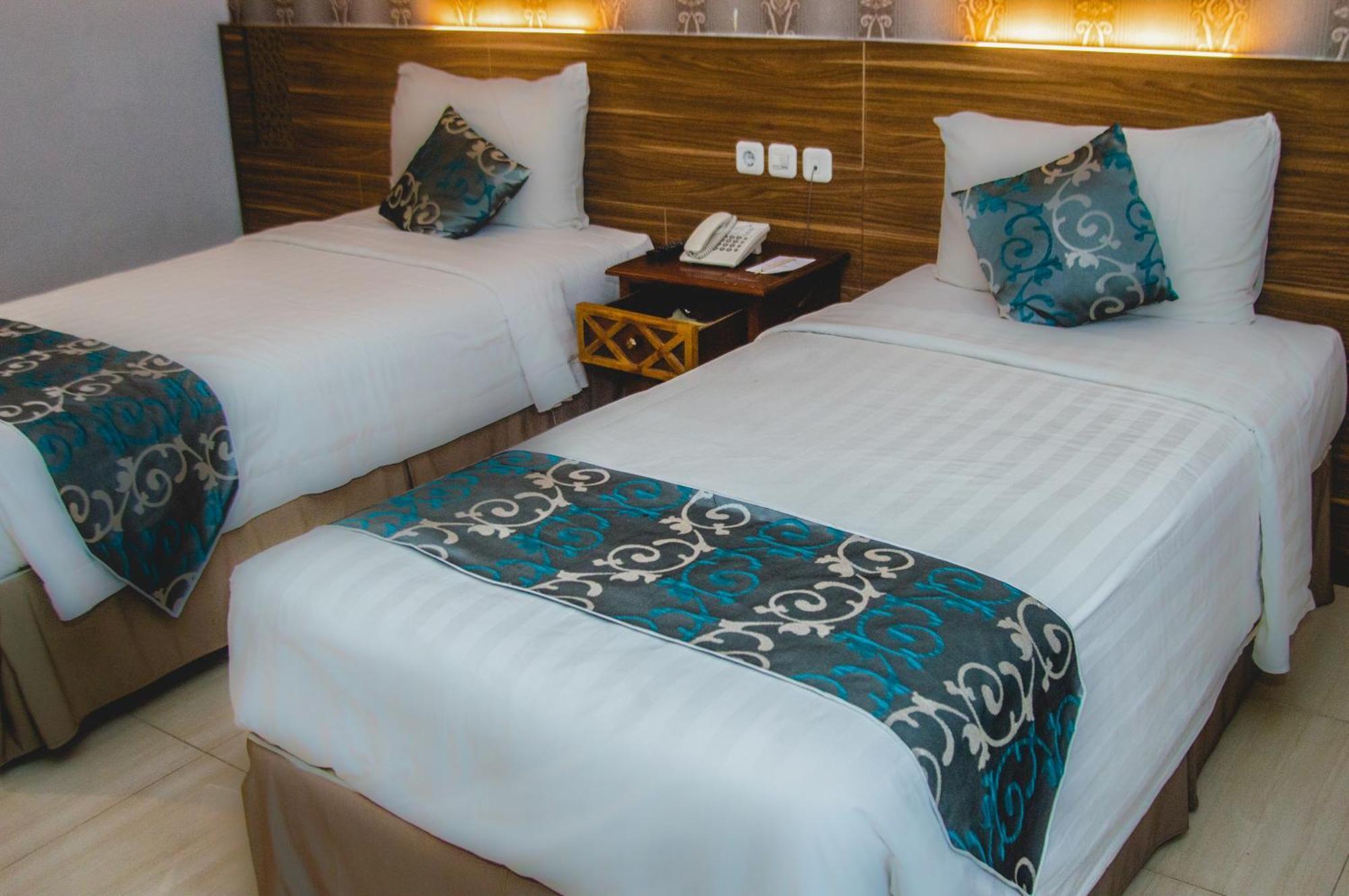 Grand Amira Hotel Solo, Azana Hotels Collection Exterior photo