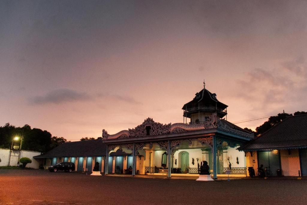 Grand Amira Hotel Solo, Azana Hotels Collection Exterior photo