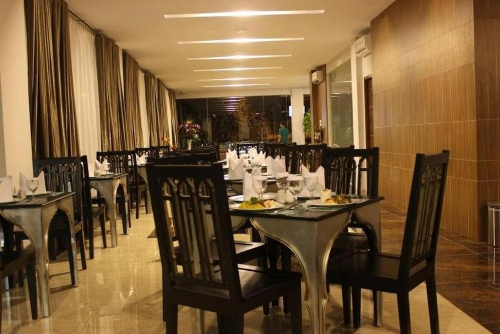 Grand Amira Hotel Solo, Azana Hotels Collection Exterior photo