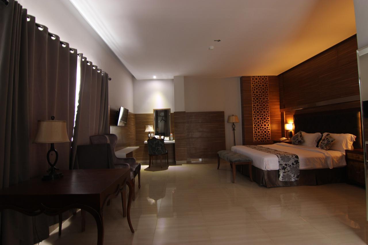 Grand Amira Hotel Solo, Azana Hotels Collection Exterior photo